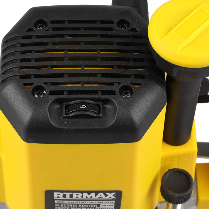 ЕЛЕКТРИЧЕСКА ОБЕРФРЕЗА 1600W RTRMAX RTM3790 - valerii.com
