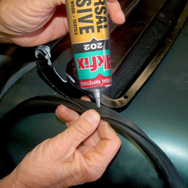 УНИВЕРСАЛНИ