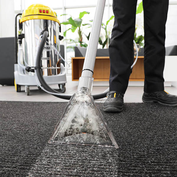 ПОЧИСТВАЩИ МАШИНИ