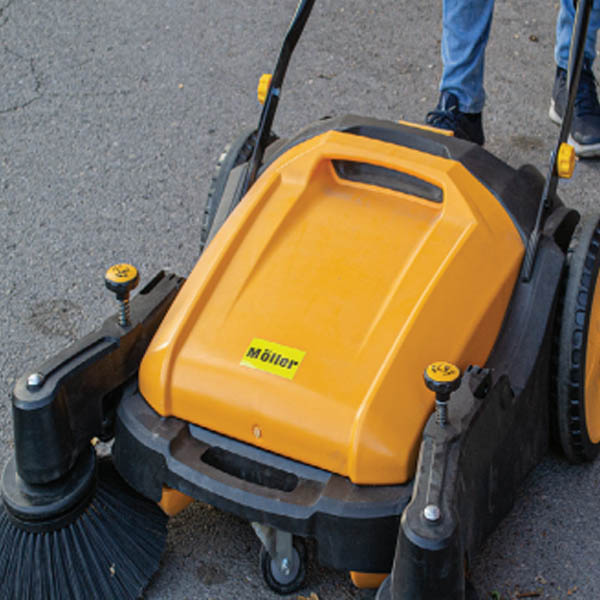 ПОДОПОЧИСТВАЩИ МЕТАЧНИ МАШИНИ