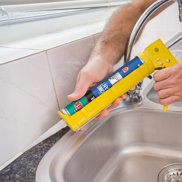 УНИВЕРСАЛНИ