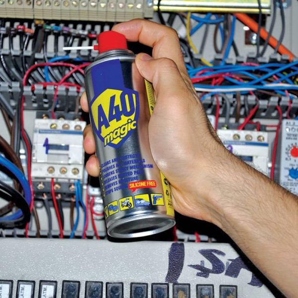 СПРЕЙОВЕ И СМАЗКИ